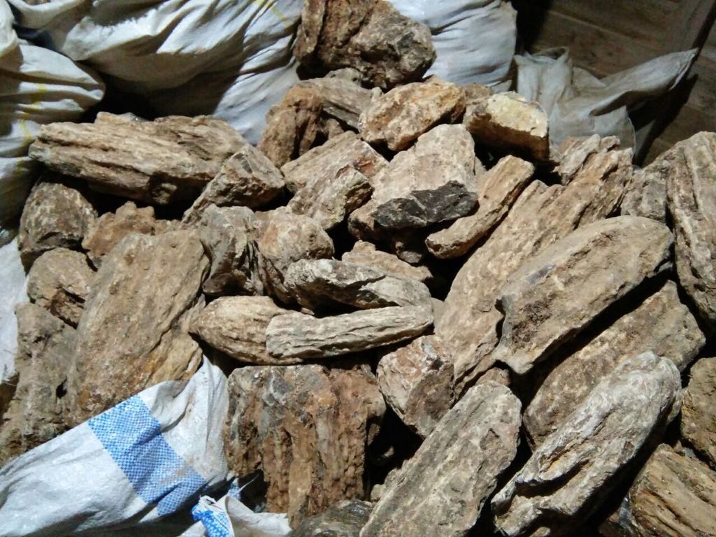 Damar Batu Bombay MIX Grade