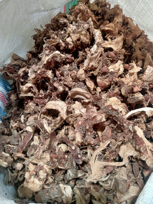 Slice dried galangal